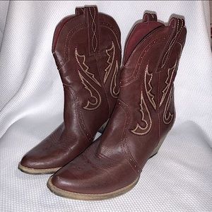Very Volatile Cowgirl Boots, burgundy, sz 9
